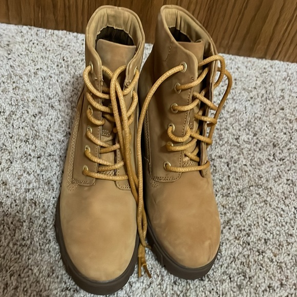Timberland Boots - Picture 2 of 6